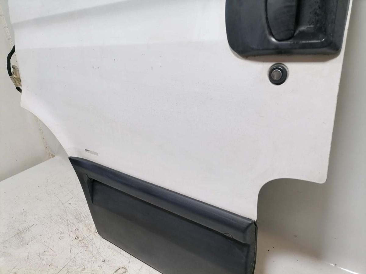 Iveco Daily 4 original T&uuml;r vorn links Wei&szlig; Bj.2007